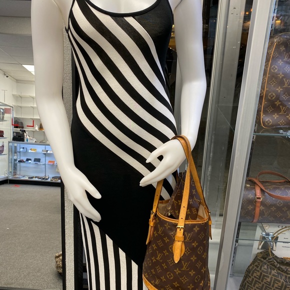 Louis Vuitton monogram bucket bag with pouch - Picture 2 of 12